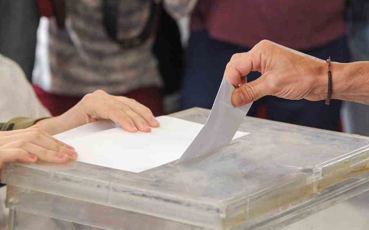 Las elecciones generales del domingo cuestan 136 millones y convocan a las urnas a 226.000 nuevos votantes