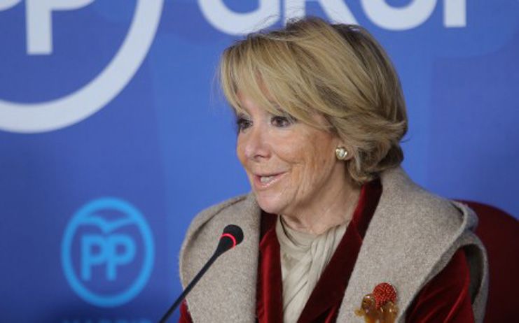 Esperanza Aguirre y su marido, hospitalizados por Covid-19