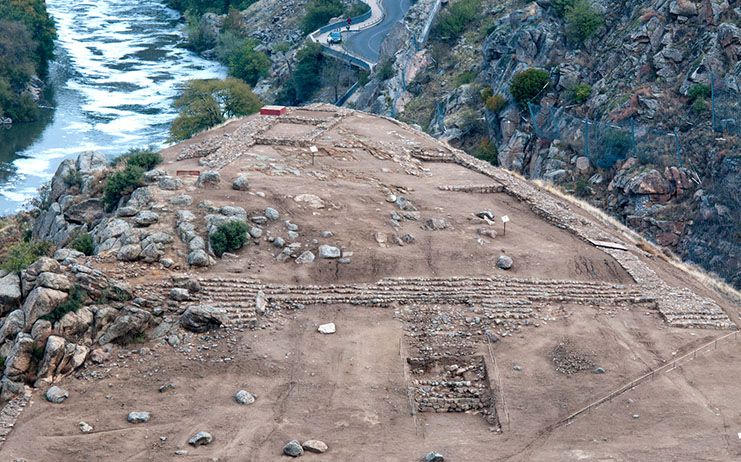 El Ayuntamiento de Toledo supervisa la intervención de los taludes del Valle tras la instalación de dos pantallas estabilizadoras