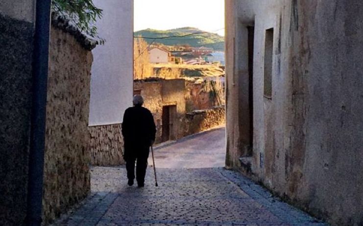 El Gobierno de Castilla-La Mancha dispone de un plan de contingencia en residencias de mayores para la atención de personas afectadas por coronavirus