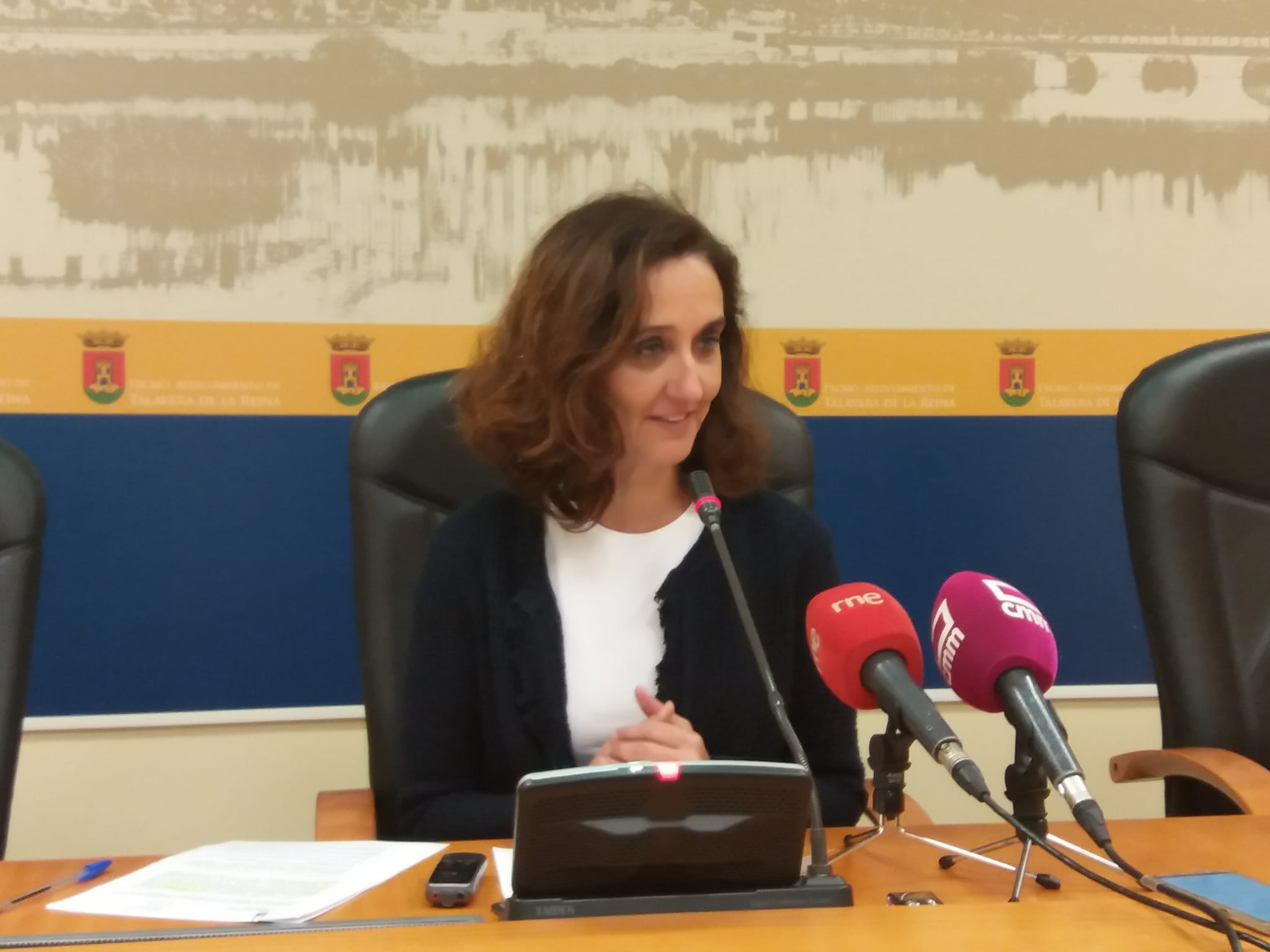 La portavoz municipal asegura que se está trabajando para cambiar la imagen negativa de los Planes de Empleo