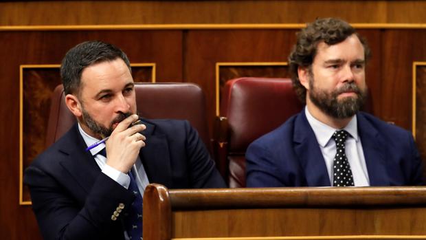 Abascal anuncia que Vox presentará una moción de censura en septiembre