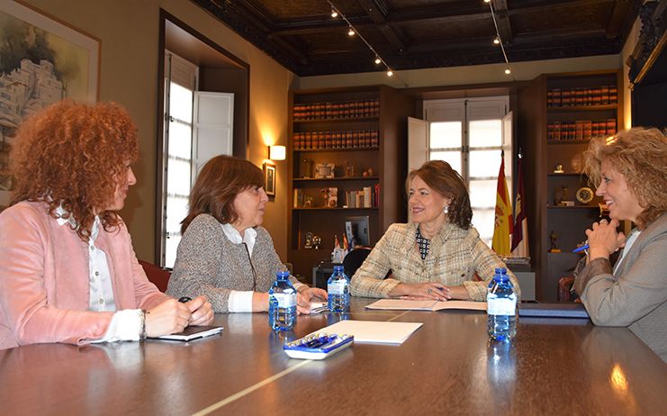 El Gobierno regional apoya la especialización de la Psicología de la Intervención Social aplicada a los Servicios Sociales y a la Atención a la Dependencia