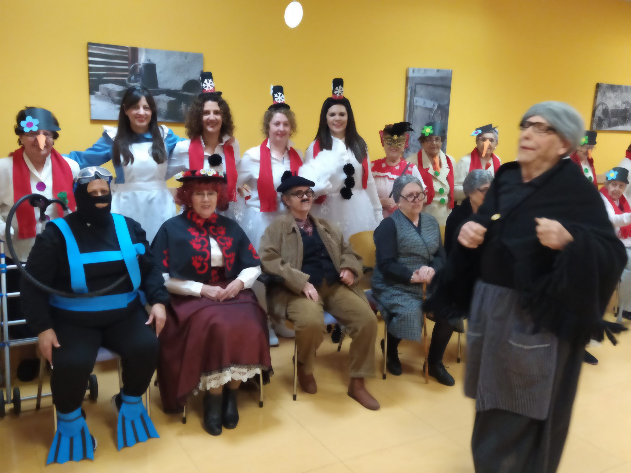 Los mayores del Centro del Lucero se sumergen en el Carnaval