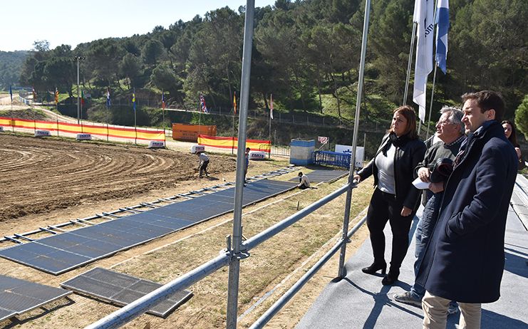 La alcaldesa visita junto a Motoclub Talavera el Circuito del Cerro Negro para comprobar las labores de puesta a punto ante la celebración este fin de semana del Campeonato de España de Motocross