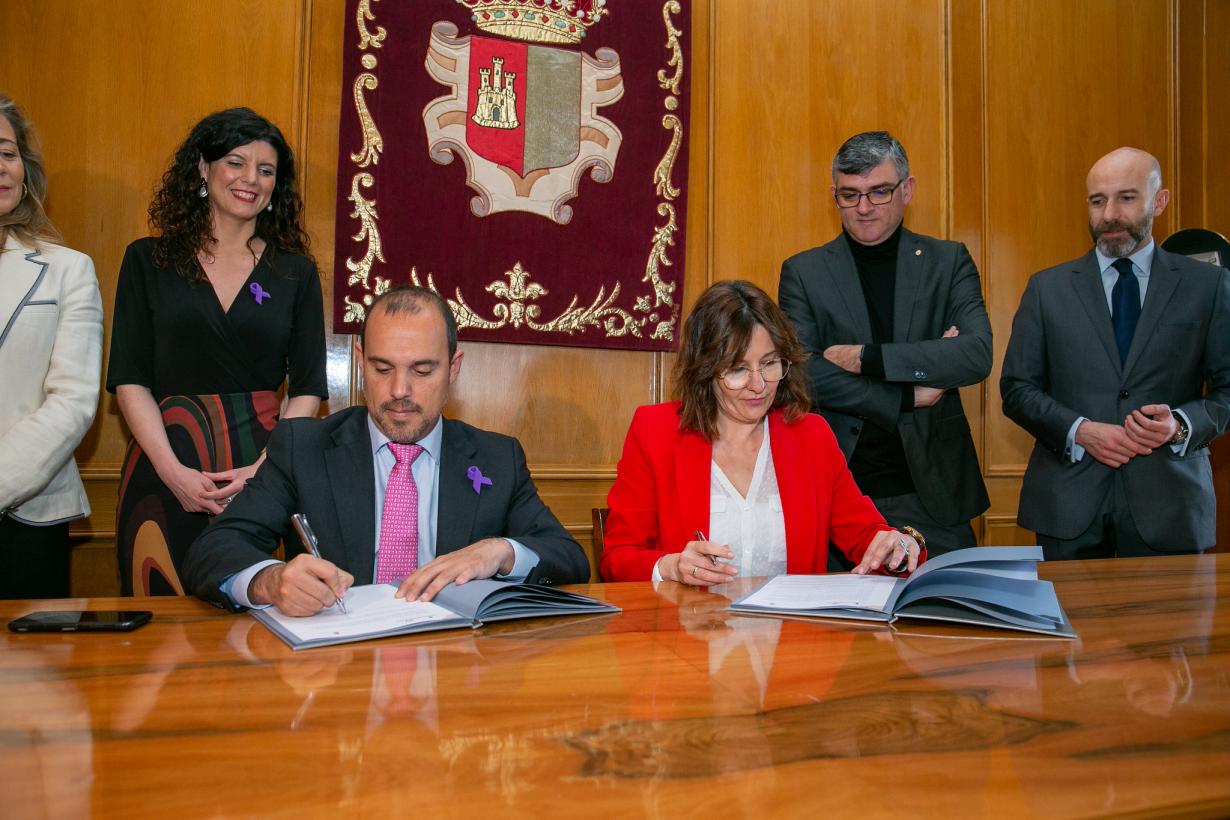 El Gobierno de Castilla-La Mancha colaborará con las Cortes regionales para elaborar el Plan de Igualdad de esta institución