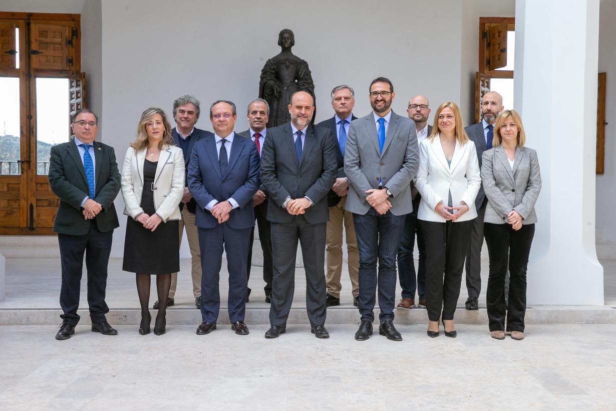 El vicepresidente de Castilla-La Mancha y el consejero de Hacienda y Administraciones Públicas se reúnen con representantes de los Grupos Parlamentarios de las Cortes para abordar la reforma del Estatuto de Autonomía