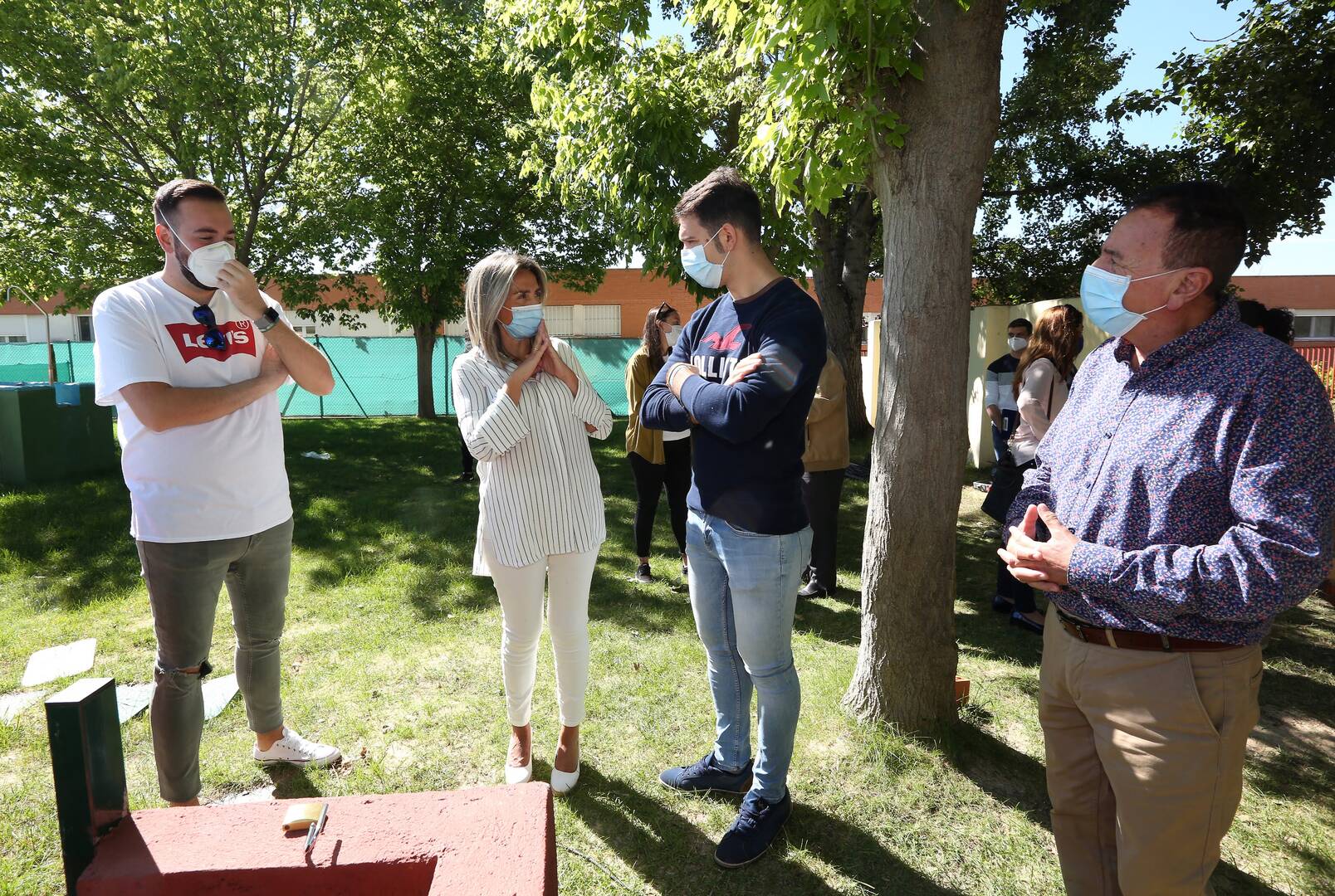 Milagros Tolón visita las obras de la nueva piscina de Azucaica y destaca la inversión en obra pública para la creación de empleo