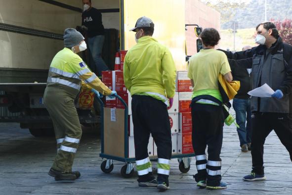 El Gobierno de Castilla-La Mancha ha enviado esta semana cerca de medio millón de artículos de protección para los profesionales sanitarios