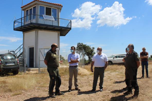 El Gobierno regional recomienda que se extremen las precauciones en los entornos naturales y agrícolas para minimizar los riesgos de propagación de incendios forestales
