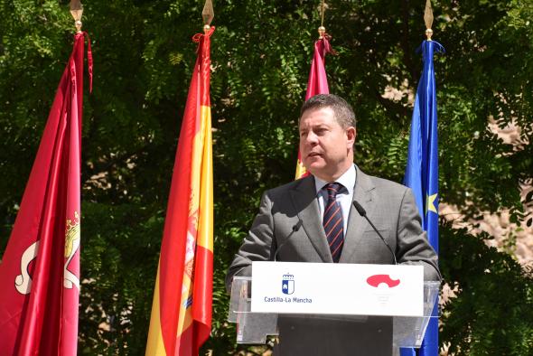 El presidente regional anuncia la compra de equipos tecnológicos y material de protección sanitario por valor de 51,6 millones de euros