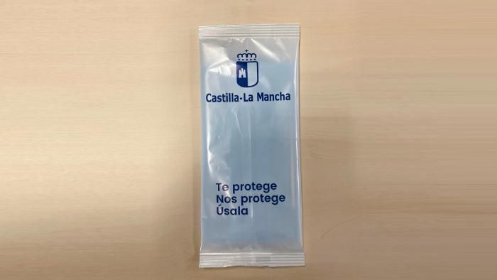 Más de la mitad de los ciudadanos que han recogido su pack de mascarillas en las farmacias de Castilla-La Mancha se han beneficiado de la gratuidad de este recurso de protección frente al COVID