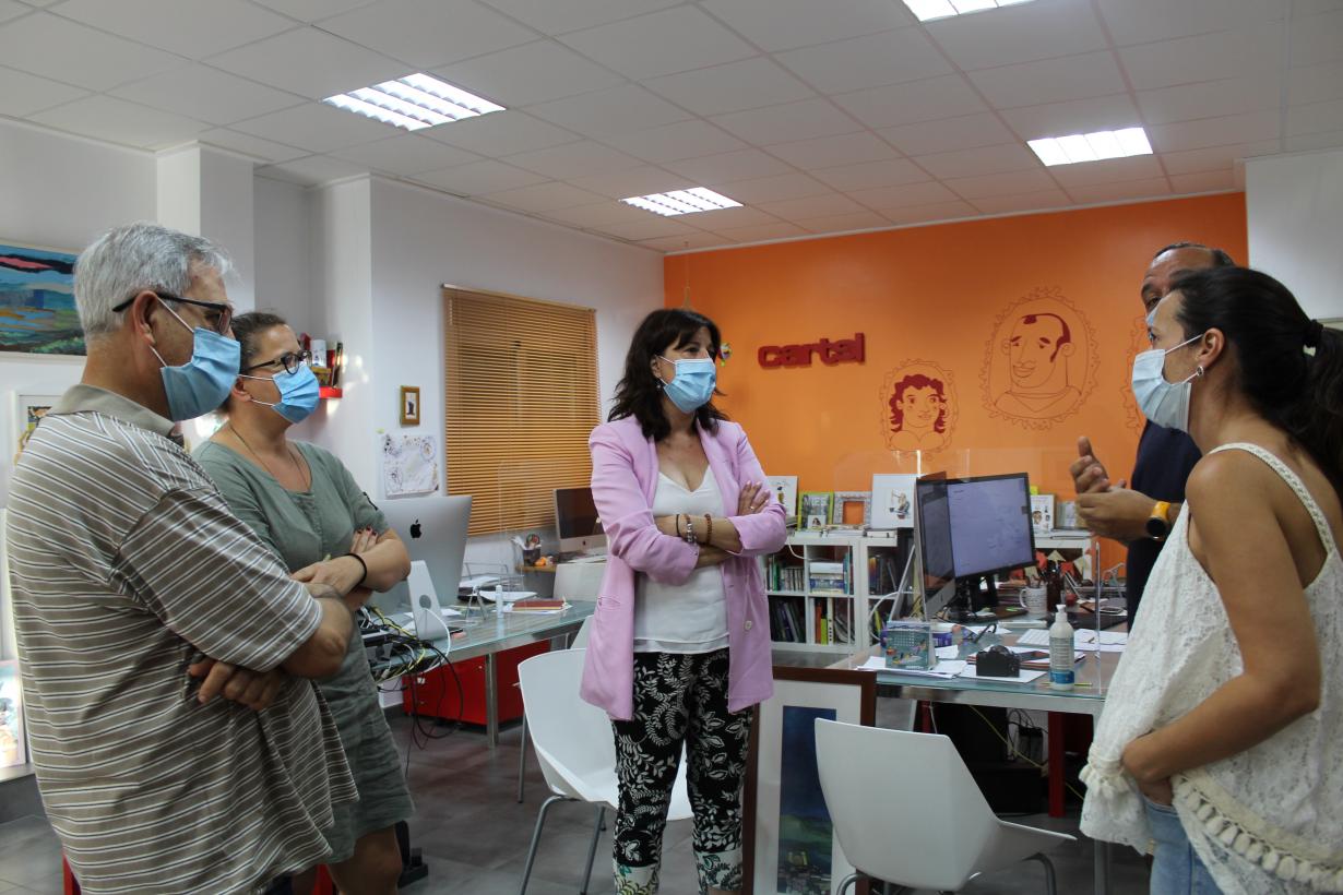 El Gobierno regional subraya el doble mérito de las personas que optan por emprender un negocio y además lo hacen en el medio rural