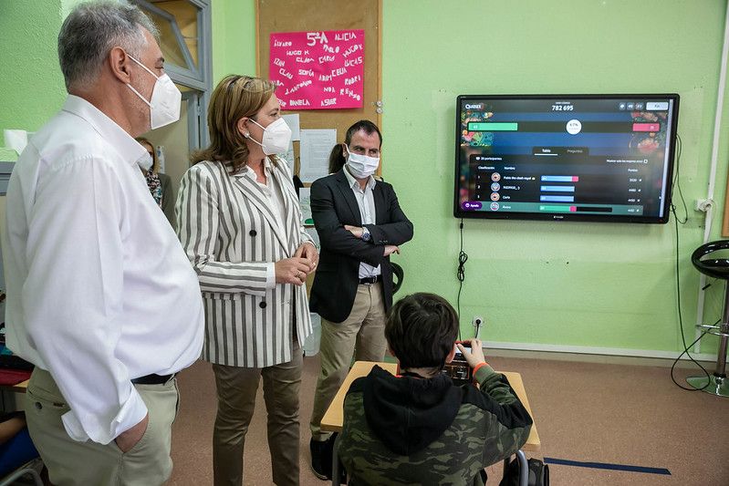 El Gobierno regional destinará más de 1.200.000 euros a seguir ampliando el programa de digitalización educativa ‘Carmenta’ el próximo curso escolar