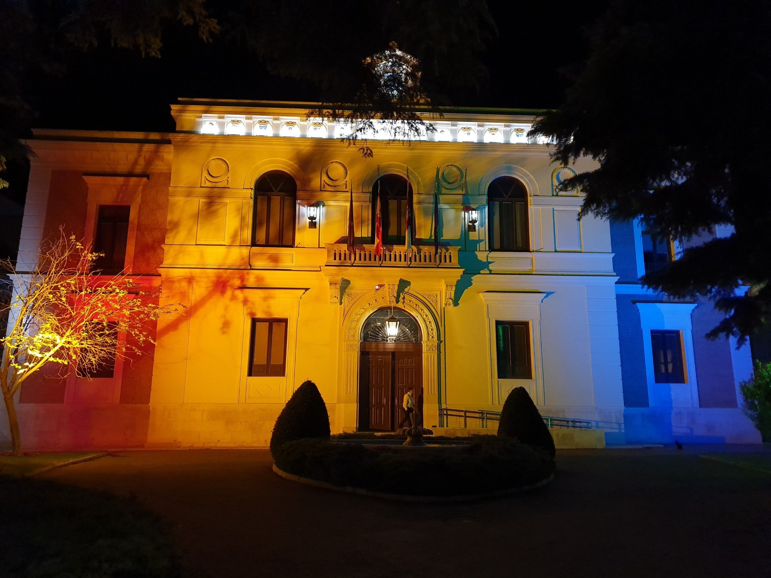 La Diputación ilumina su fachada con los colores arcoíris del Orgullo LGTBI a partir de esta noche