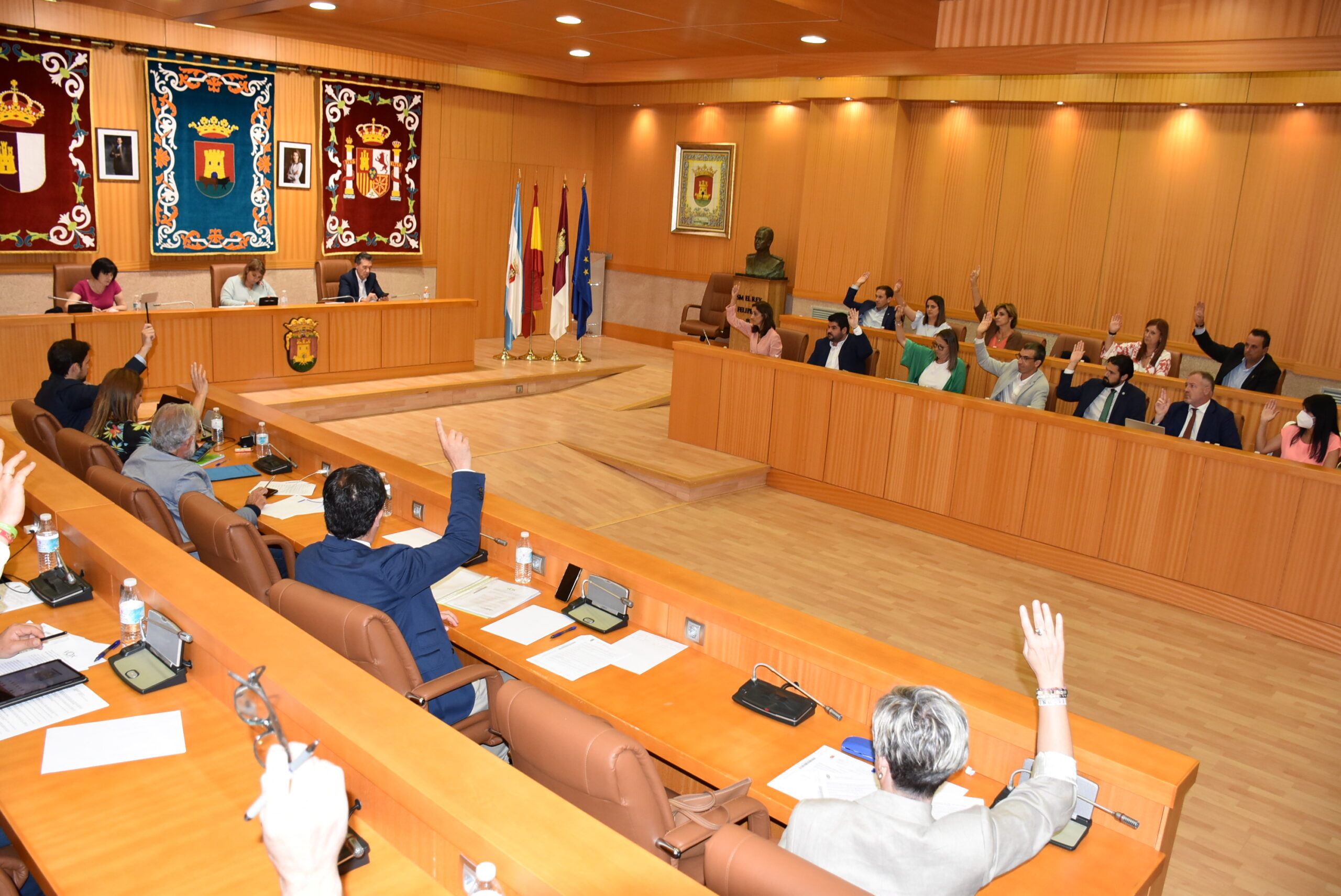 Unanimidad en el Pleno para instar a la presidenta Díaz Ayuso a incluir a Talavera en el abono transporte de la Comunidad de Madrid