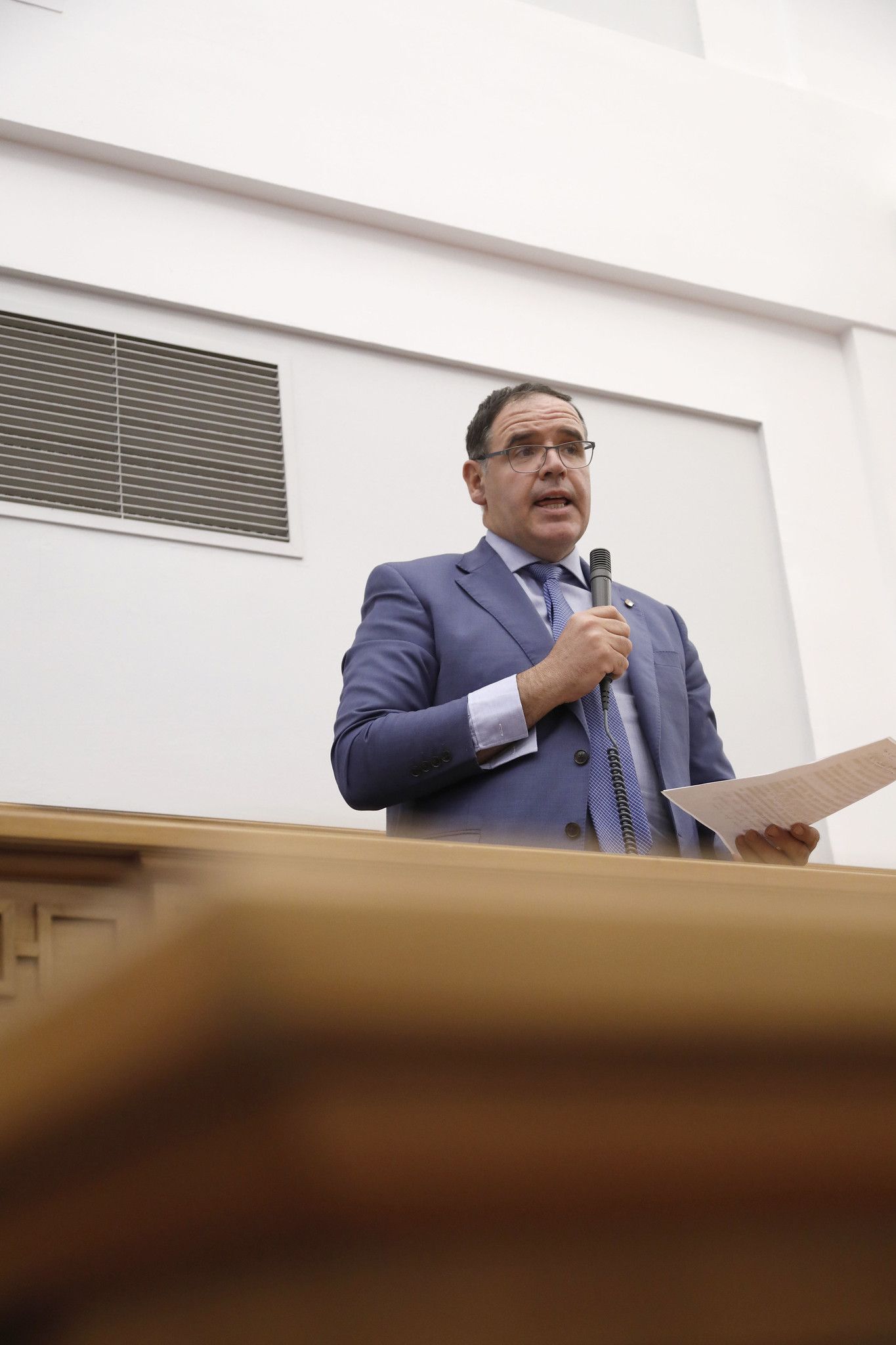 Prieto reclama a la Junta la reforma del gimnasio del instituto Hervás y Panduro por sus carencias y falta de seguridad