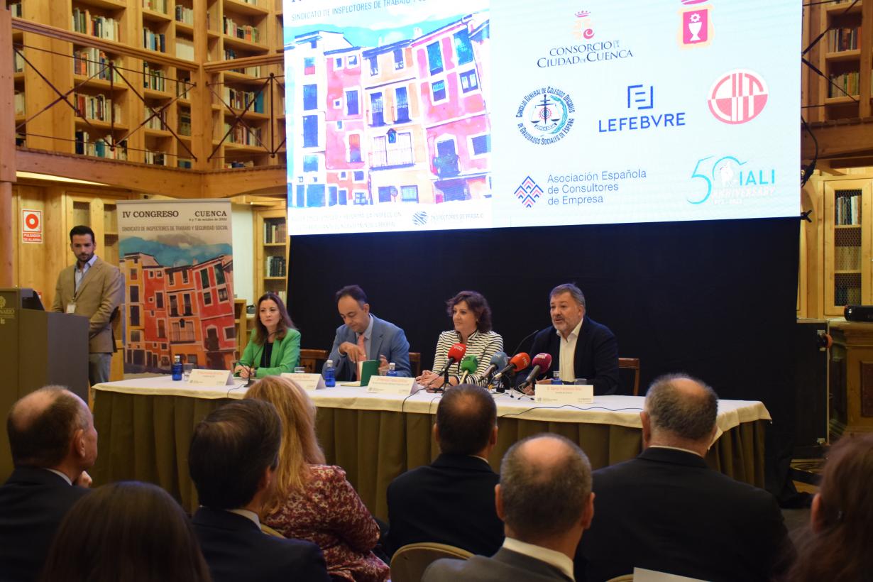 El Gobierno de Castilla-La Mancha formará en competencias digitales a cerca de un millar de mujeres en los entornos rurales de Cuenca