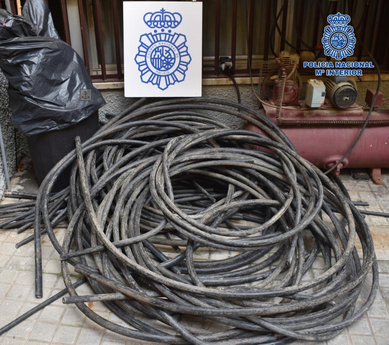 La Policía Nacional detiene a cinco integrantes de un clan familiar que habían perpetrado seis robos de cableado de cobre de la línea férrea