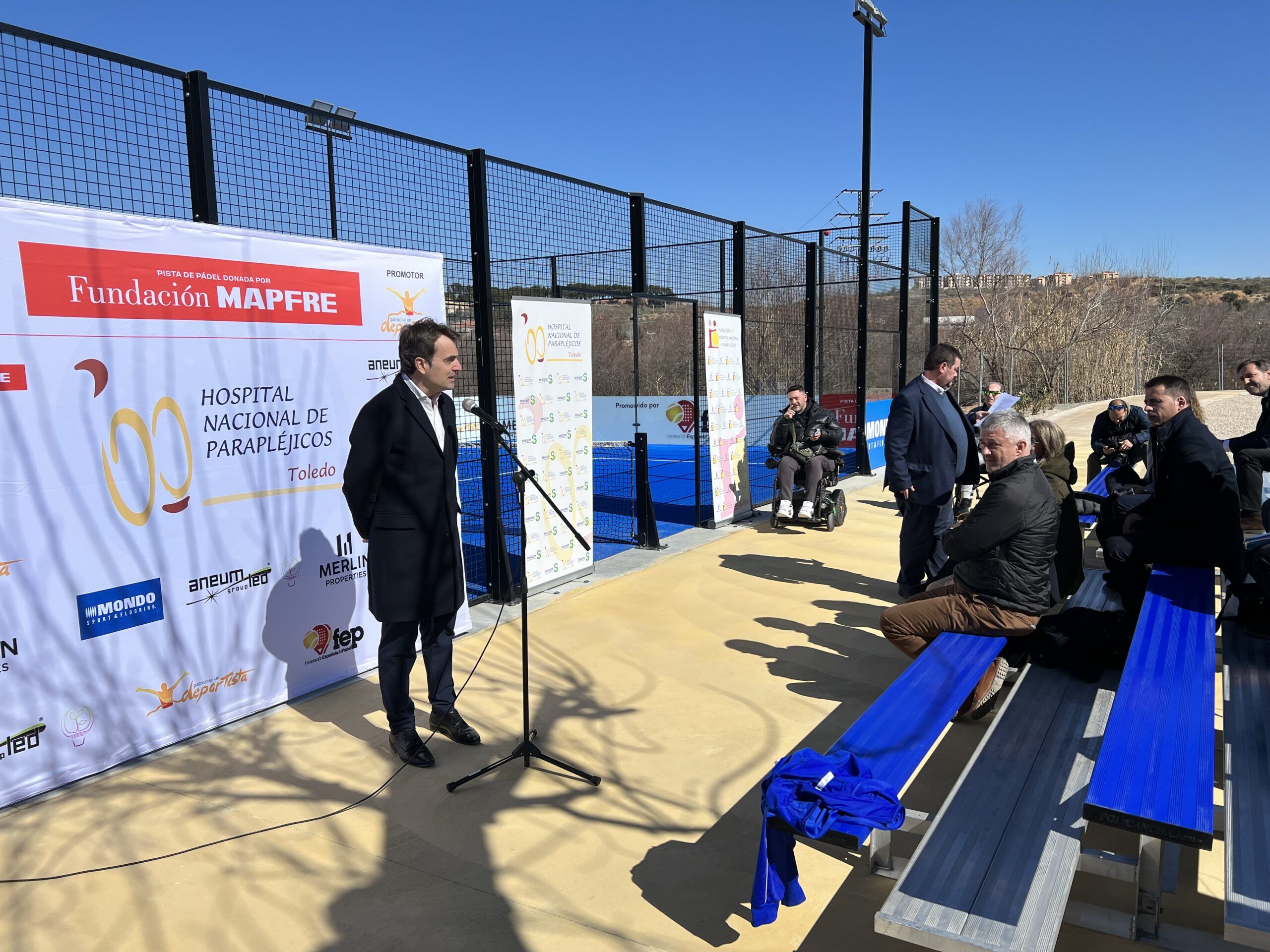 El Gobierno municipal celebra la incorporación de una nueva pista de pádel adaptado en el Hospital Nacional de Parapléjicos