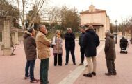Guarinos mantiene un encuentro con miembros de la Asociación de Vecinos Ferial, Panteón y Adyacentes