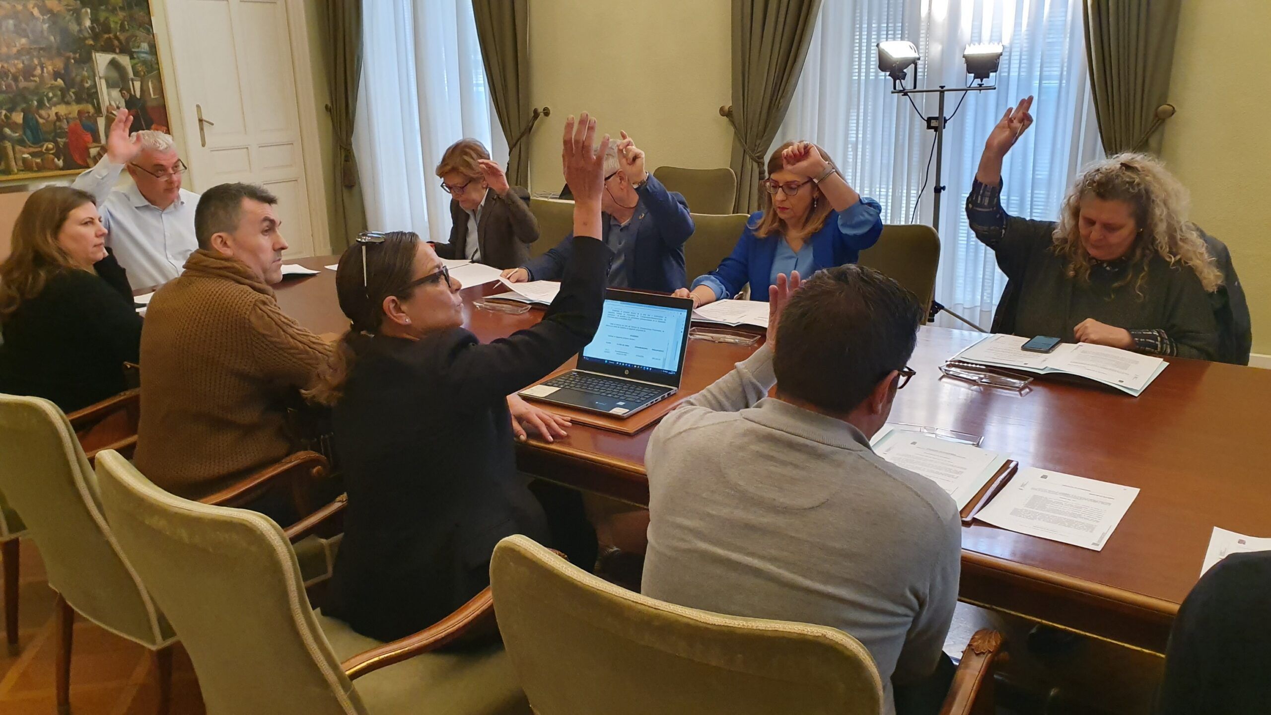 La Diputación aprueba cinco proyectos de carreteras, en los que se invertirán 3,7 millones de euros