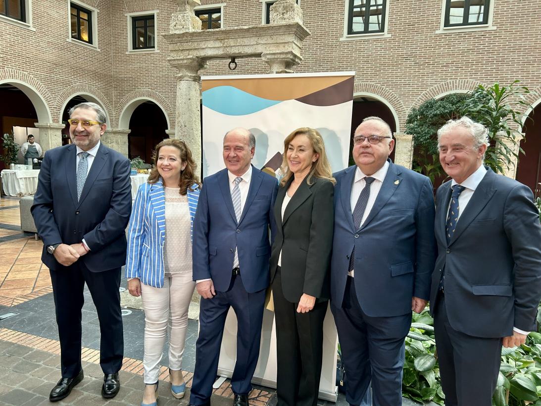 El Gobierno de Castilla-La Mancha ha contratado un médico al día desde que gobierna García-Page