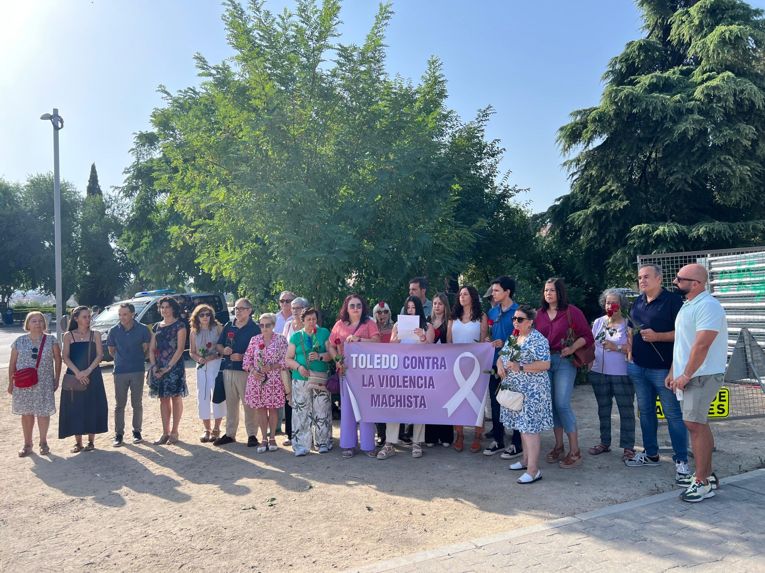 El PSOE pide al alcalde que se ponga de parte de las mujeres y no del negacionismo de la ultraderecha