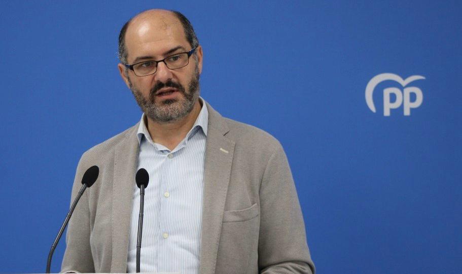 Velasco lamenta la hipocresía del PSOE y recuerda que lo único que dejaron en materia deportiva fueron goteras en los pabellones