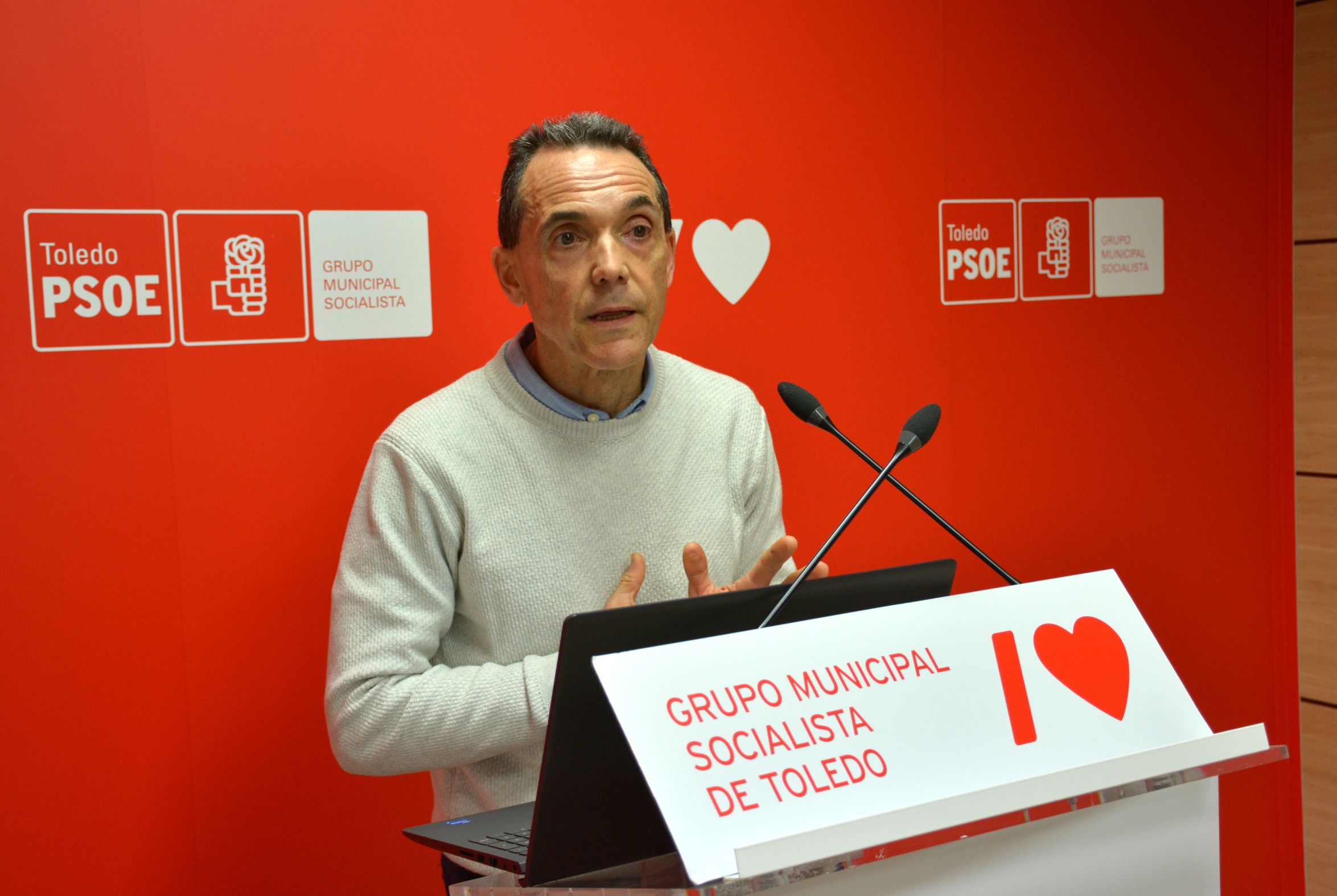 El PSOE critica el nuevo cierre de la Biblioteca de Santa Bárbara por falta de personal y denuncia el abandono de la red municipal