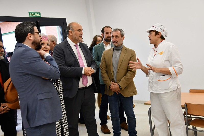 El Gobierno de Castilla-La Mancha ha concedido más de 190.000 becas de comedor escolar en la última década