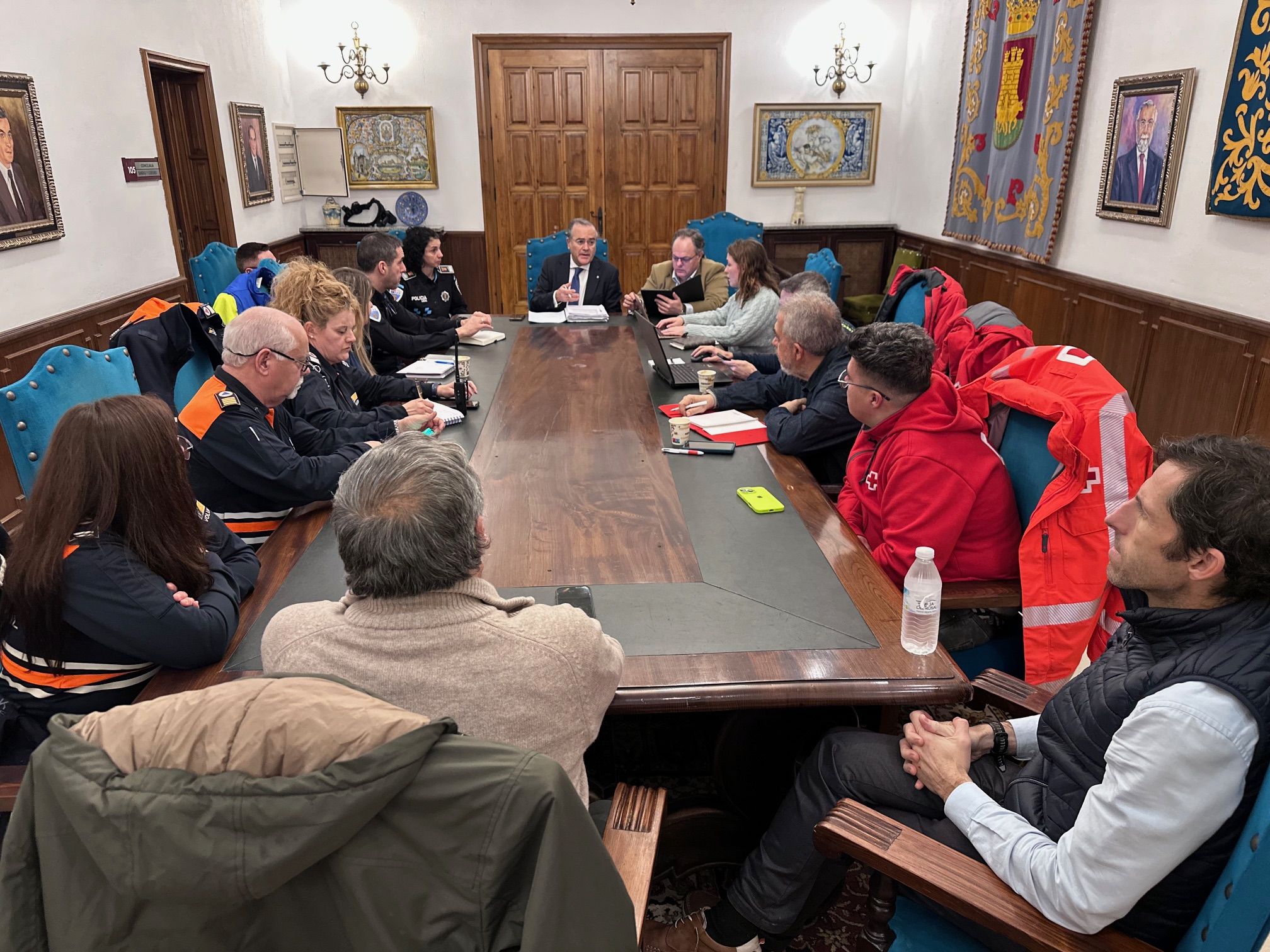 El Tajo asciende a nivel rojo “pero está controlado” y el alcalde llama a la calma