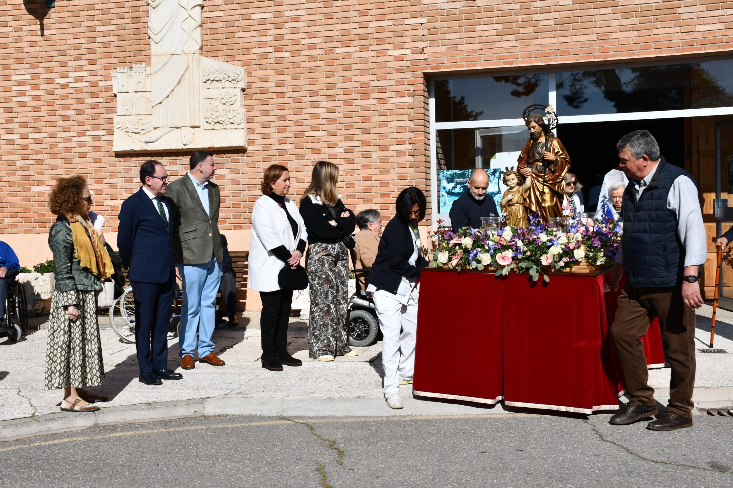 Cedillo asiste a la misa y procesión celebradas en la Residencia Social Asistida 'San José' con motivo de la festividad de su patrón