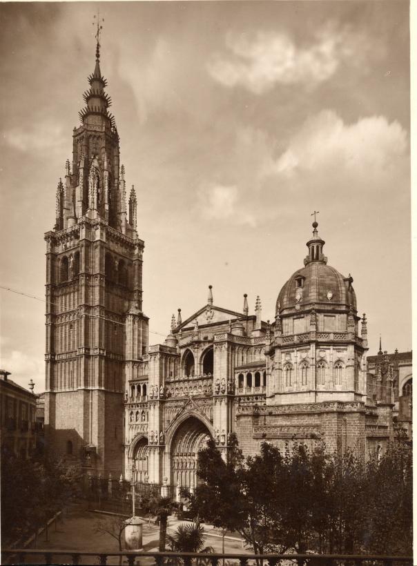 El Gobierno regional celebra una exposición virtual que recorre los 800 años de la Catedral de Toledo a través de 67 fotografías históricas