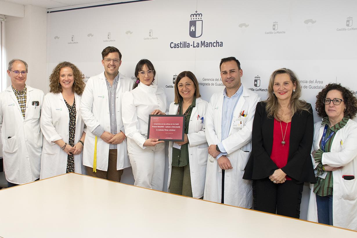 Castilla-La Mancha, reconocida por su compromiso con las políticas ambientales One Health para reducir el uso de plásticos en la práctica sanitaria