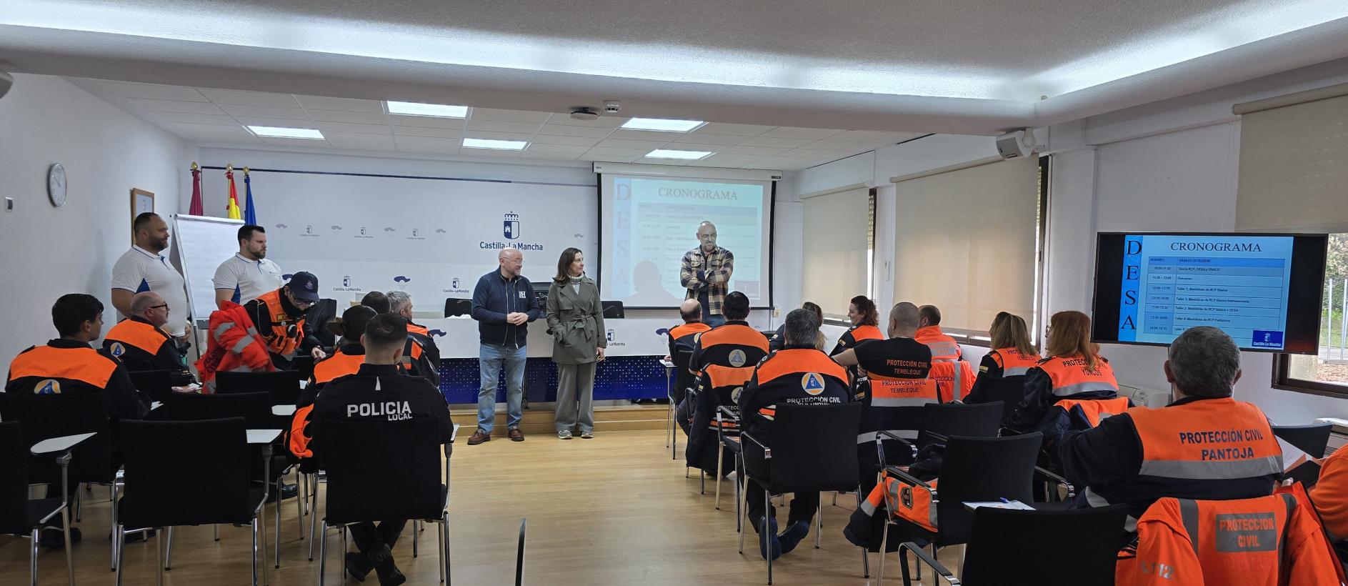 Un total de 34 voluntarios y voluntarias de Protección Civil y policías locales se forman en atención sanitaria a múltiples víctimas y reanimación cardiopulmonar