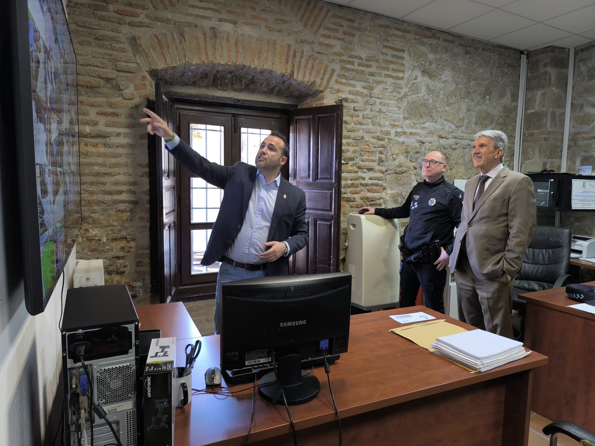 Sabrido preside la Junta Local de Seguridad de Oropesa con motivo de la celebración de sus Jornadas Medievales