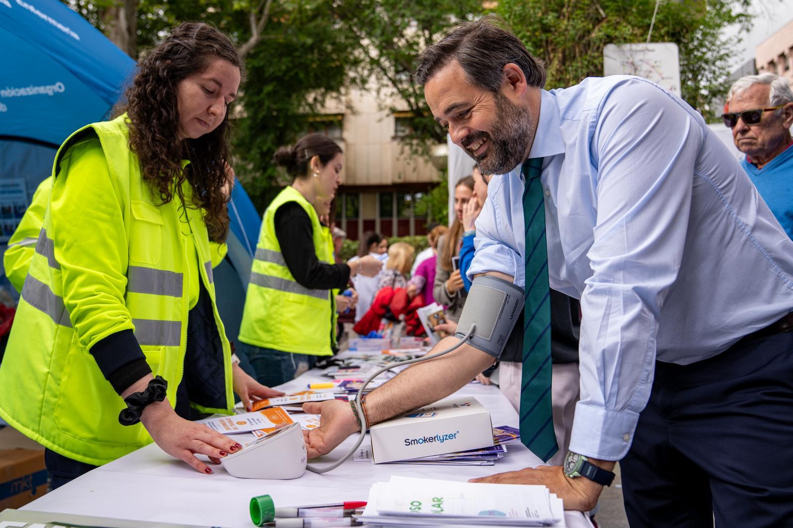 Núñez defiende que cuidar de la enfermería es clave para su proyecto de mejora de la gestión sanitaria de Castilla-La Mancha