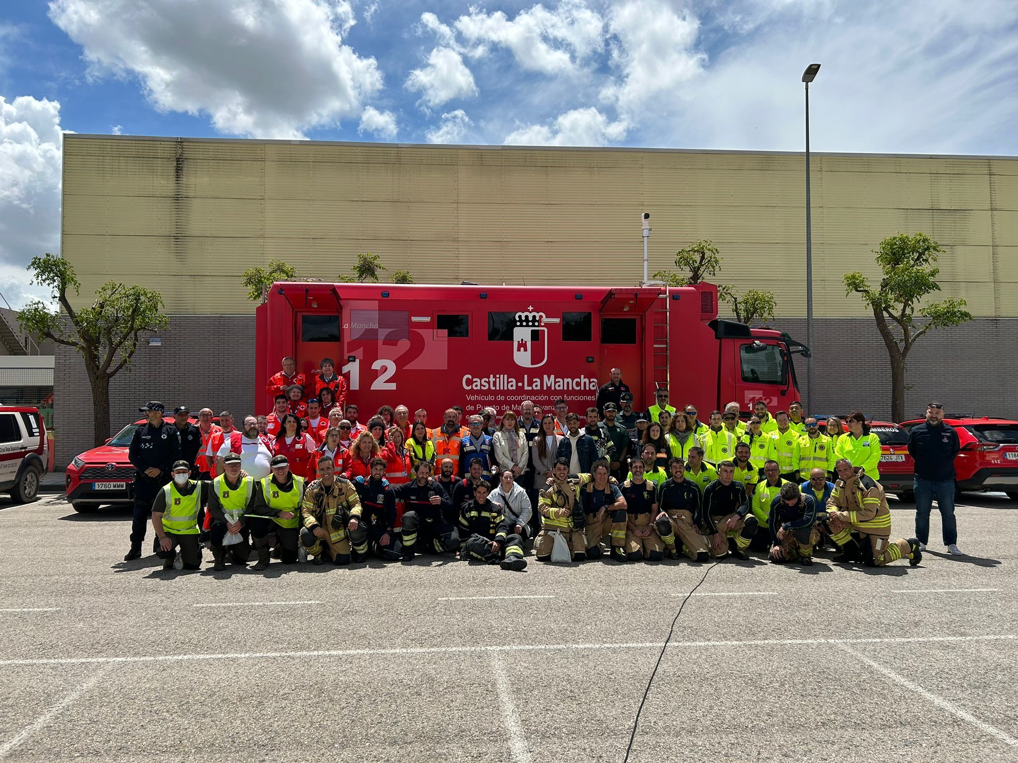 Cerca de un centenar de efectivos de los grupos de emergencia participan en el simulacro del Plan de Emergencia Exterior de DHL-L’Oréal en Quer